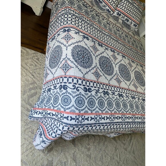 Levtex home cotton quilt queen caperoad blue white pink - Picture 3 of 12